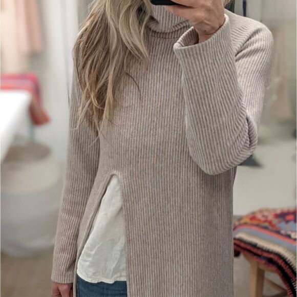 Wilfred Knee length Turtle Neck - Picture 5 of 6